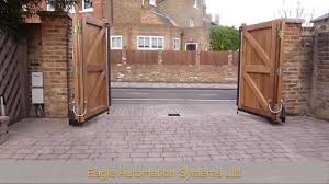 eagle residential bi folding gates