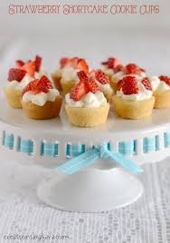 mini strawberry shortcake cookie cups