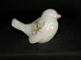 Fenton Hand Painted Glossy Short Tail