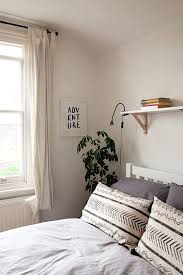 what to put on wall above bed 44