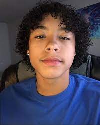 11 best curly hairstyles from your fave celebs. Pin By Souzafanyx On B ÇŽ D B Ç' Y S Boys With Curly Hair Light Skin Boys Cute Lightskinned Boys