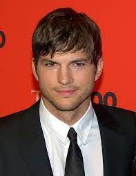 https://ro.wikipedia.org/wiki/Ashton_Kutcher gambar png