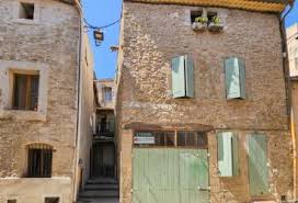 vendre la tour d aigues 84240