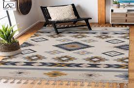 flat weave rug to decor the home interior