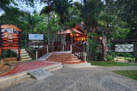 Getting there involves first reaching the town of jerantut, located to the south just outside national park boundaries in the. Mutiara Taman Negara Resort Hotel Kuala Tahan Malaysia Overview