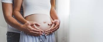 Spätestens, wenn sich an deinem bauch eine kleine kugel bildet, ist für jeden ersichtlich, dass du schwanger bist und ein kleines leben in dir trägst. 11 12 Schwangerschaftswoche Infos Und Tipps Meinbaby123