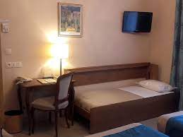 24 Rooms Fully Equipped Free Wifi Air