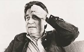 Poeta y ensayista mexicano, recibió el premio nobel de literatura en 1990 como reconocimiento a su obra literaria. They Will Create A Foundation To Safeguard And Protect The Collection Of Octavio Paz Ruetir