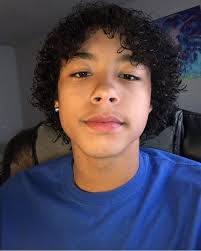 Anthony is 13 and i still can't quite wrap my head around that. Pin By Souzafanyx On B ÇŽ D B Ç' Y S Boys With Curly Hair Light Skin Boys Cute Lightskinned Boys
