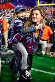 Tom brady refused to answer questions about the presidential election on wednesday at the insistence of his wife tom brady says gisele told him not to talk politics, i think that's a good decision. 9 Glorious Photos Of Tom Brady S Supermodel Wife And Kids Cheering Him On At The Super Bowl Gisele Bundchen Tom Brady And Gisele Gisele Bundchen