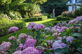 Stunning Formal Garden In Winnetka