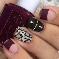 Decoración para tus uñas con diseño en acrílico. 21 Disea Os De Ua As En Color Burdeos O Burgundy A El Tono De Moda Cute Nails For Fall Fall Nail Designs Nail Polish Colors Fall