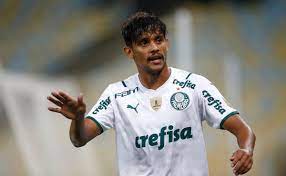 3 Brazilian football giants have their eyes on Palmeiras' Gustavo Scarpa
