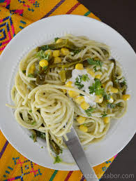 pasta con salsa de chile poblano y