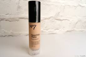 review no7 beautifully matte foundation