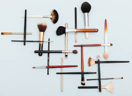choosing the right makeup brushes a