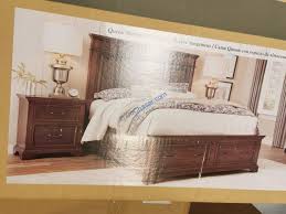 Universal Broadmoore Queen Storage Bed