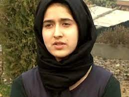 Teenage girl makes Kashmir proud, innovates Namda rolling machine | News -  Times of India Videos