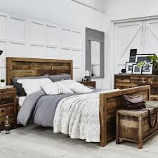 L'esthétique du lit en bois massif varie selon le type de bois et le style. Lit Bois Recycle 180 Cm Brisbane Lits Pier Import