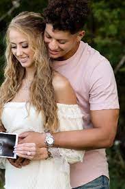 Mahomes and fiance expecting child