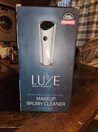 luxe make up brush cleaner in