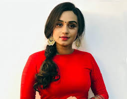 Alina padikkal started her career in television as an anchor of 'butterflies' in asianet. Lakshmi Nakshathra Age Family Husband Movies Biography