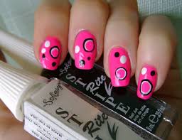 Chic and fun nail designs aren't just reserved for long nails we've searched the instagram in order to find the best nail designs for everyone's taste. Hot Pink And Black Nail Designs Anextweb