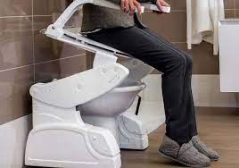 4 best elderly toilet seat options for