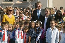 B365 - Iohannis va fi în București la deschiderea anului școlar, într-un liceu dintr-un sector condus de un primar liberal • Știri București