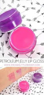 diy petroleum jelly lip gloss in