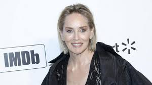After finding out the truth, the casino star says that she slapped director paul verhoeven and called her. Sharon Stone Basic Instinct Star Schwort Dates Ab Stern De