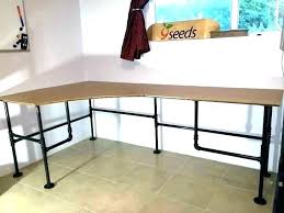 I built this easy diy black iron pipe desk in less than 4 hours. Pin On Diy Desk Bedroom Ideen