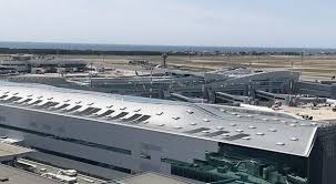 L'aeroporto assorbe la maggior parte del traffico proveniente dalle compagnie low cost verso le principali città europee e verso alcune destinazioni extraeuropee (principalmente il marocco). Aeroporti Adr Riduce Operativita Fiumicino E Ciampino