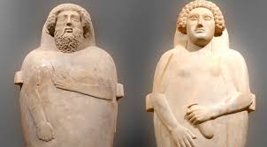Sarcófagos fenicios antropoides, masculino (hacia 450-400 a.C.) y femenino (hacia 470 a.C.), Museo de Cádiz, Cádiz en España es cultura.