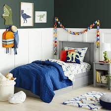 kids bedroom with dinosaur décor