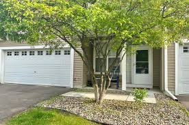 new hope mn homes with garages for