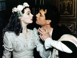 Romeo and juliet secretly wed despite the sworn contempt their families hold for each other. Laurence Olivier And Vivian Leigh Once Played Romeo And Juliet As Real Life Star Crossed Lovers Chicago Tribune