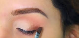 tutorial cara simpel pakai eyeshadow