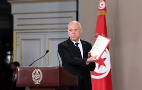 سعيد: رئيس البلاد هو رئيس القوات المسلحة التونسية | الميادين