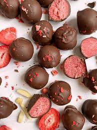 chocolate covered strawberry truffles