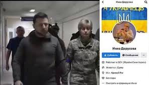 VIDEO: Zelenský navštívil zraněné ukrajinské vojáky v nemocnici v Kyjevě a  předal jim medaile! Po celou dobu ho ale doprovázela již 2 týdny mrtvá  lékařka, které dokonce in memoriam udělil řád Hrdina