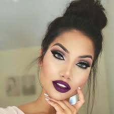 how to pull off dark lipstick like a