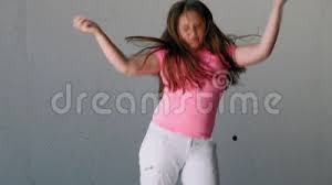 Inscrição., e descubra mais menina dancando funk. Girl Teenager Dancing On A Gray Background Street Dance Stock Video Video Of Woman Casual 151922803