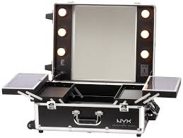 Furnitures Using Stylish Design Of Lighted Makeup Mirror