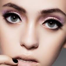 how to do eye makeup according to the