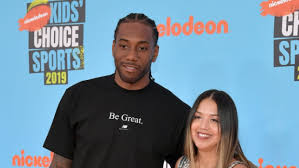 We could maybe excuse january jones for not knowing that. Photographer Gets Annoyed With Kawhi Not Wanting To Pose For Picture At Award Show Article Bardown