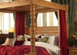 Four Poster Bed Curtains And Ds