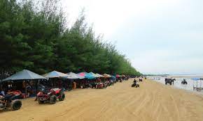 Beberapa pedagang juga bisa menjajakan barang dagangannya. 20 Tempat Wisata Di Rembang Terbaru Paling Hits Dikunjungi Java Travel