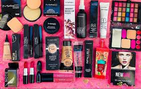 makeup kit images latest collection