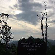 It's a nice hiking trail near seremban. Puncak Gunung Angsi Seremban Negeri Sembilan